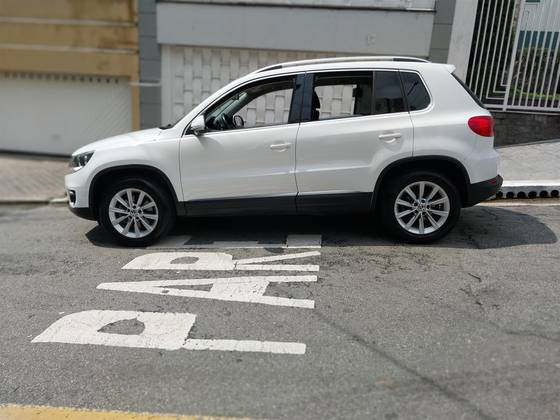 VOLKSWAGEN TIGUAN 2.0 TSI 16V TURBO GASOLINA 4P TIPTRONIC VOLKSWAGEN TIGUAN 2.0 TSI 16V TURBO GASOLINA 4P TIPTRONIC